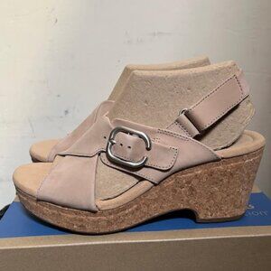 Clarks Women's Wedge Sandals Giselle Dove Sand Nubuck